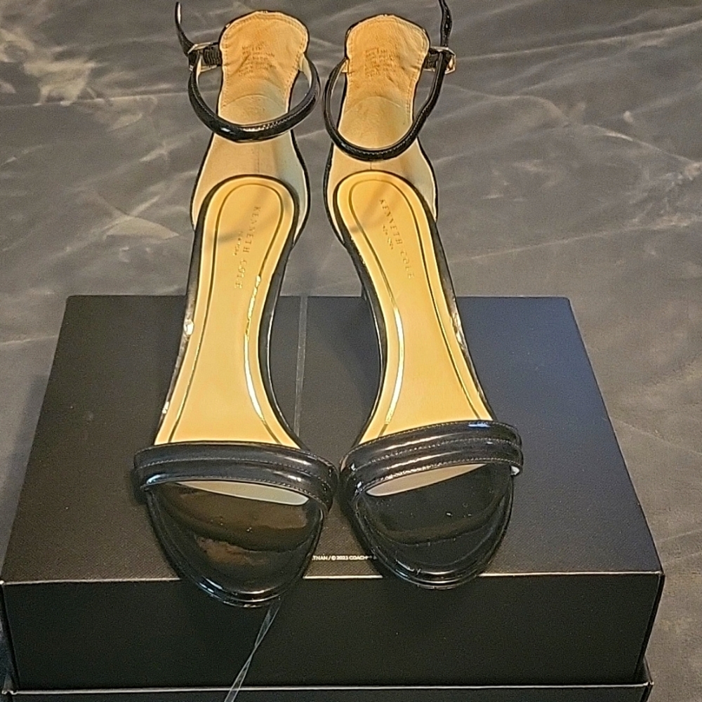 Kenneth Cole 9.5 black high heel